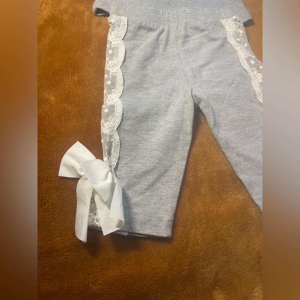 Mae Li Rose Gray Lace Trim Outfit with Bows 18/24 months - Picture 5 of 6